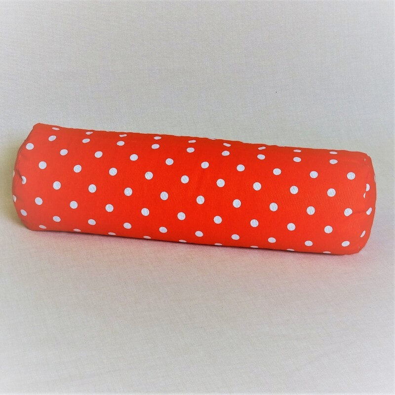 Pohankový relaxační válec 15 x 70 cm červený puntík